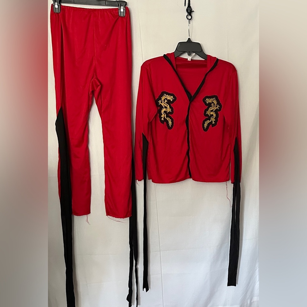 Costumes Usa red and black dragon-themed Ninja Halloween Costume Child L (12-14)
